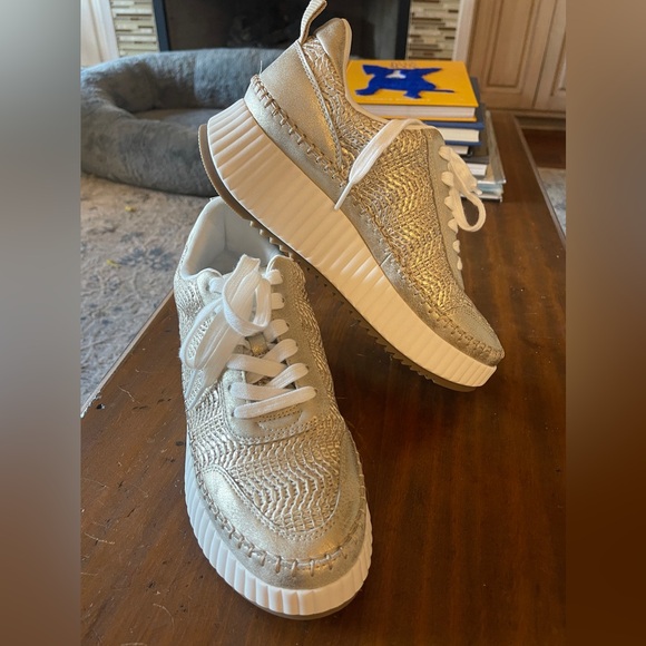 NEW Gold weave wedge/platform sneakers Universal Threads size 9.5 - Picture 14 of 14